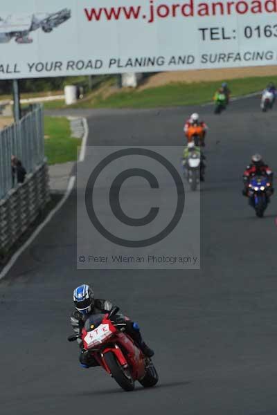 Mallory park Leicestershire;Mallory park photographs;Motorcycle action photographs;Trackday digital images;event digital images;eventdigitalimages;mallory park;no limits trackday;peter wileman photography;trackday;trackday photos