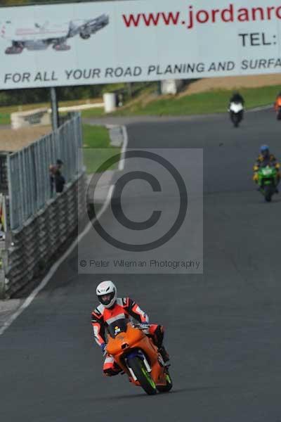 Mallory park Leicestershire;Mallory park photographs;Motorcycle action photographs;Trackday digital images;event digital images;eventdigitalimages;mallory park;no limits trackday;peter wileman photography;trackday;trackday photos