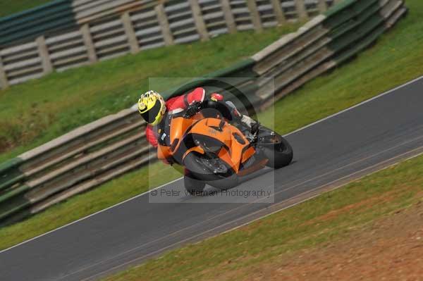 Mallory park Leicestershire;Mallory park photographs;Motorcycle action photographs;Trackday digital images;event digital images;eventdigitalimages;mallory park;no limits trackday;peter wileman photography;trackday;trackday photos