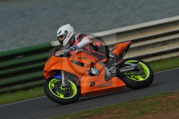 Mallory park Leicestershire;Mallory park photographs;Motorcycle action photographs;Trackday digital images;event digital images;eventdigitalimages;mallory park;no limits trackday;peter wileman photography;trackday;trackday photos