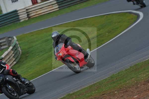 Mallory park Leicestershire;Mallory park photographs;Motorcycle action photographs;Trackday digital images;event digital images;eventdigitalimages;mallory park;no limits trackday;peter wileman photography;trackday;trackday photos