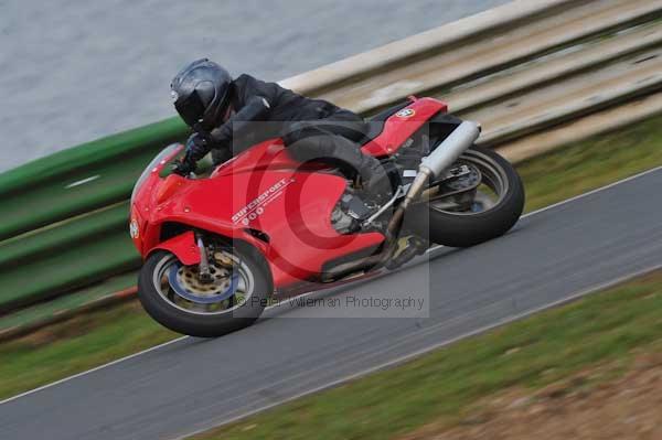 Mallory park Leicestershire;Mallory park photographs;Motorcycle action photographs;Trackday digital images;event digital images;eventdigitalimages;mallory park;no limits trackday;peter wileman photography;trackday;trackday photos