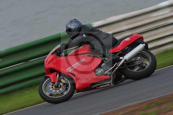 Mallory park Leicestershire;Mallory park photographs;Motorcycle action photographs;Trackday digital images;event digital images;eventdigitalimages;mallory park;no limits trackday;peter wileman photography;trackday;trackday photos