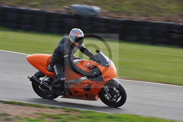 Mallory park Leicestershire;Mallory park photographs;Motorcycle action photographs;Trackday digital images;event digital images;eventdigitalimages;mallory park;no limits trackday;peter wileman photography;trackday;trackday photos