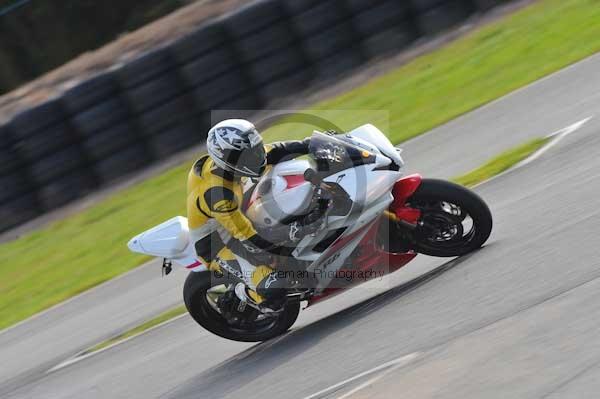 Mallory park Leicestershire;Mallory park photographs;Motorcycle action photographs;Trackday digital images;event digital images;eventdigitalimages;mallory park;no limits trackday;peter wileman photography;trackday;trackday photos