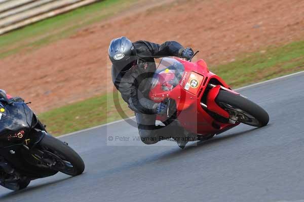 Mallory park Leicestershire;Mallory park photographs;Motorcycle action photographs;Trackday digital images;event digital images;eventdigitalimages;mallory park;no limits trackday;peter wileman photography;trackday;trackday photos