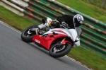 Mallory-park-Leicestershire;Mallory-park-photographs;Motorcycle-action-photographs;Trackday-digital-images;event-digital-images;eventdigitalimages;mallory-park;no-limits-trackday;peter-wileman-photography;trackday;trackday-photos