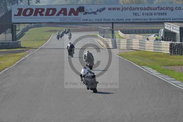 Mallory park Leicestershire;Mallory park photographs;Motorcycle action photographs;event digital images;eventdigitalimages;mallory park;no limits trackday;peter wileman photography;trackday;trackday digital images;trackday photos