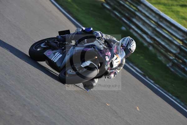 Mallory park Leicestershire;Mallory park photographs;Motorcycle action photographs;event digital images;eventdigitalimages;mallory park;no limits trackday;peter wileman photography;trackday;trackday digital images;trackday photos