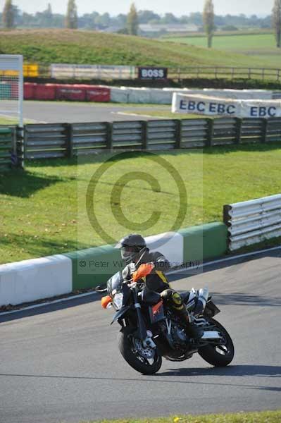 Mallory park Leicestershire;Mallory park photographs;Motorcycle action photographs;event digital images;eventdigitalimages;mallory park;no limits trackday;peter wileman photography;trackday;trackday digital images;trackday photos