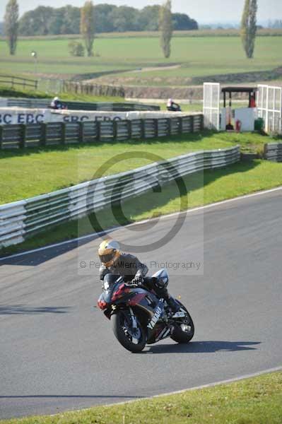 Mallory park Leicestershire;Mallory park photographs;Motorcycle action photographs;event digital images;eventdigitalimages;mallory park;no limits trackday;peter wileman photography;trackday;trackday digital images;trackday photos