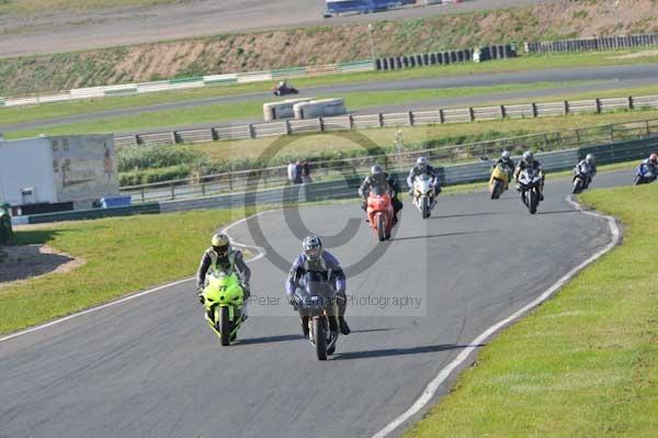 Mallory park Leicestershire;Mallory park photographs;Motorcycle action photographs;event digital images;eventdigitalimages;mallory park;no limits trackday;peter wileman photography;trackday;trackday digital images;trackday photos