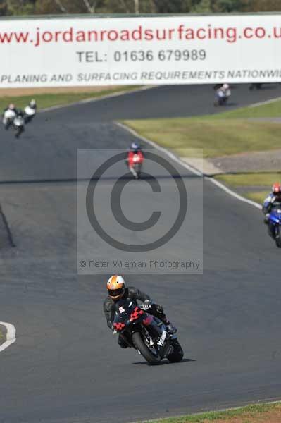 Mallory park Leicestershire;Mallory park photographs;Motorcycle action photographs;event digital images;eventdigitalimages;mallory park;no limits trackday;peter wileman photography;trackday;trackday digital images;trackday photos