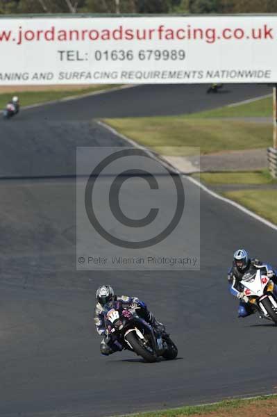 Mallory park Leicestershire;Mallory park photographs;Motorcycle action photographs;event digital images;eventdigitalimages;mallory park;no limits trackday;peter wileman photography;trackday;trackday digital images;trackday photos