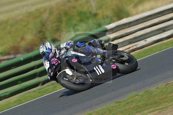 Mallory park Leicestershire;Mallory park photographs;Motorcycle action photographs;event digital images;eventdigitalimages;mallory park;no limits trackday;peter wileman photography;trackday;trackday digital images;trackday photos