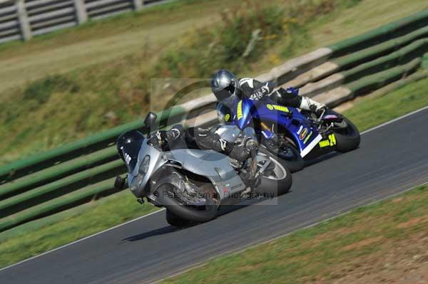 Mallory park Leicestershire;Mallory park photographs;Motorcycle action photographs;event digital images;eventdigitalimages;mallory park;no limits trackday;peter wileman photography;trackday;trackday digital images;trackday photos