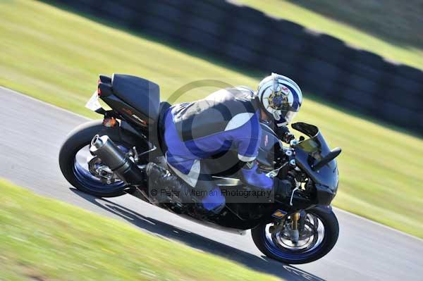 Mallory park Leicestershire;Mallory park photographs;Motorcycle action photographs;event digital images;eventdigitalimages;mallory park;no limits trackday;peter wileman photography;trackday;trackday digital images;trackday photos