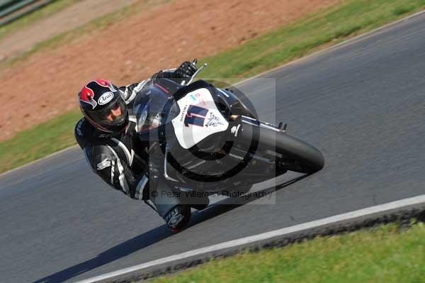 Mallory park Leicestershire;Mallory park photographs;Motorcycle action photographs;event digital images;eventdigitalimages;mallory park;no limits trackday;peter wileman photography;trackday;trackday digital images;trackday photos