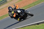 Mallory-park-Leicestershire;Mallory-park-photographs;Motorcycle-action-photographs;event-digital-images;eventdigitalimages;mallory-park;no-limits-trackday;peter-wileman-photography;trackday;trackday-digital-images;trackday-photos