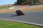 Mallory-park-Leicestershire;Mallory-park-photographs;Motorcycle-action-photographs;event-digital-images;eventdigitalimages;mallory-park;no-limits-trackday;peter-wileman-photography;trackday;trackday-digital-images;trackday-photos
