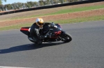 Mallory-park-Leicestershire;Mallory-park-photographs;Motorcycle-action-photographs;event-digital-images;eventdigitalimages;mallory-park;no-limits-trackday;peter-wileman-photography;trackday;trackday-digital-images;trackday-photos
