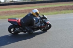Mallory-park-Leicestershire;Mallory-park-photographs;Motorcycle-action-photographs;event-digital-images;eventdigitalimages;mallory-park;no-limits-trackday;peter-wileman-photography;trackday;trackday-digital-images;trackday-photos