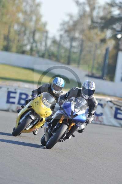 Mallory park Leicestershire;Mallory park photographs;Motorcycle action photographs;event digital images;eventdigitalimages;mallory park;no limits trackday;peter wileman photography;trackday;trackday digital images;trackday photos