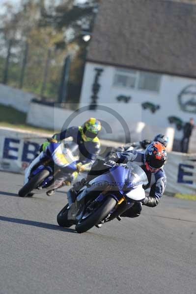Mallory park Leicestershire;Mallory park photographs;Motorcycle action photographs;event digital images;eventdigitalimages;mallory park;no limits trackday;peter wileman photography;trackday;trackday digital images;trackday photos
