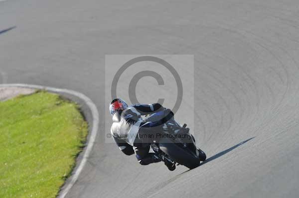 Mallory park Leicestershire;Mallory park photographs;Motorcycle action photographs;event digital images;eventdigitalimages;mallory park;no limits trackday;peter wileman photography;trackday;trackday digital images;trackday photos