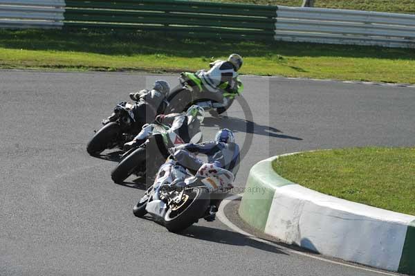 Mallory park Leicestershire;Mallory park photographs;Motorcycle action photographs;event digital images;eventdigitalimages;mallory park;no limits trackday;peter wileman photography;trackday;trackday digital images;trackday photos