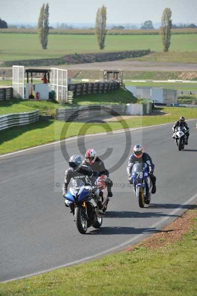 Mallory park Leicestershire;Mallory park photographs;Motorcycle action photographs;event digital images;eventdigitalimages;mallory park;no limits trackday;peter wileman photography;trackday;trackday digital images;trackday photos