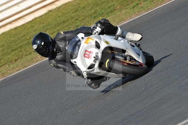 Mallory park Leicestershire;Mallory park photographs;Motorcycle action photographs;event digital images;eventdigitalimages;mallory park;no limits trackday;peter wileman photography;trackday;trackday digital images;trackday photos