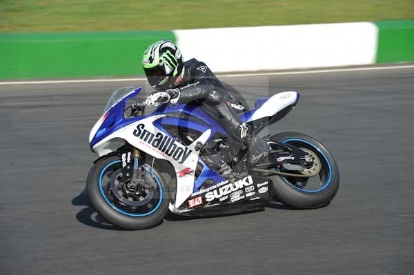 Mallory park Leicestershire;Mallory park photographs;Motorcycle action photographs;event digital images;eventdigitalimages;mallory park;no limits trackday;peter wileman photography;trackday;trackday digital images;trackday photos