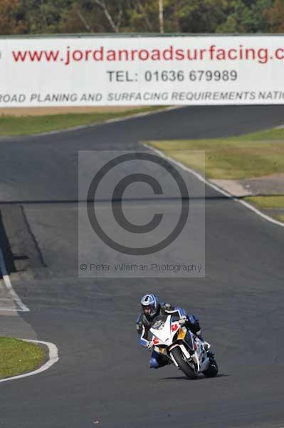 Mallory park Leicestershire;Mallory park photographs;Motorcycle action photographs;event digital images;eventdigitalimages;mallory park;no limits trackday;peter wileman photography;trackday;trackday digital images;trackday photos