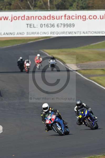 Mallory park Leicestershire;Mallory park photographs;Motorcycle action photographs;event digital images;eventdigitalimages;mallory park;no limits trackday;peter wileman photography;trackday;trackday digital images;trackday photos