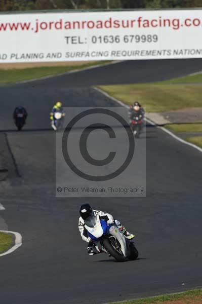Mallory park Leicestershire;Mallory park photographs;Motorcycle action photographs;event digital images;eventdigitalimages;mallory park;no limits trackday;peter wileman photography;trackday;trackday digital images;trackday photos