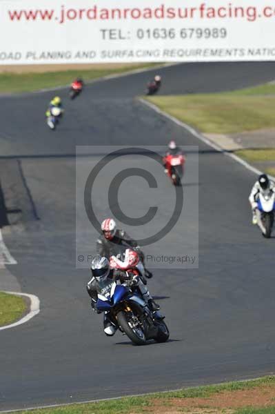 Mallory park Leicestershire;Mallory park photographs;Motorcycle action photographs;event digital images;eventdigitalimages;mallory park;no limits trackday;peter wileman photography;trackday;trackday digital images;trackday photos