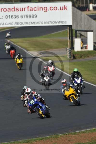 Mallory park Leicestershire;Mallory park photographs;Motorcycle action photographs;event digital images;eventdigitalimages;mallory park;no limits trackday;peter wileman photography;trackday;trackday digital images;trackday photos