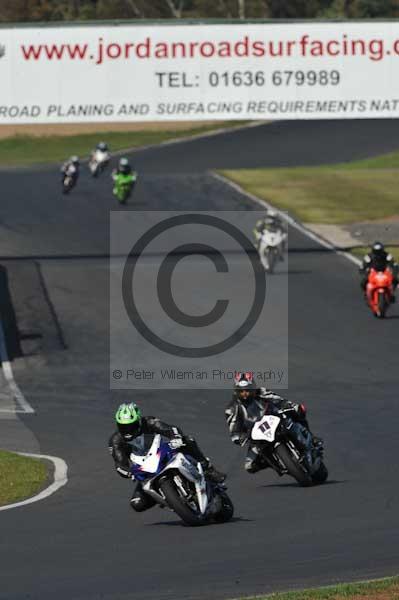 Mallory park Leicestershire;Mallory park photographs;Motorcycle action photographs;event digital images;eventdigitalimages;mallory park;no limits trackday;peter wileman photography;trackday;trackday digital images;trackday photos
