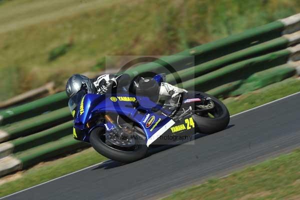 Mallory park Leicestershire;Mallory park photographs;Motorcycle action photographs;event digital images;eventdigitalimages;mallory park;no limits trackday;peter wileman photography;trackday;trackday digital images;trackday photos