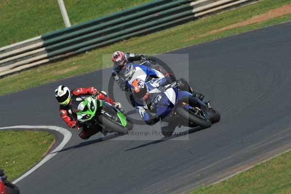 Mallory park Leicestershire;Mallory park photographs;Motorcycle action photographs;event digital images;eventdigitalimages;mallory park;no limits trackday;peter wileman photography;trackday;trackday digital images;trackday photos