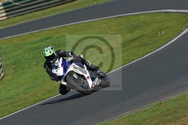 Mallory park Leicestershire;Mallory park photographs;Motorcycle action photographs;event digital images;eventdigitalimages;mallory park;no limits trackday;peter wileman photography;trackday;trackday digital images;trackday photos
