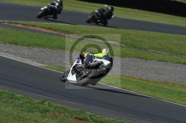 Mallory park Leicestershire;Mallory park photographs;Motorcycle action photographs;event digital images;eventdigitalimages;mallory park;no limits trackday;peter wileman photography;trackday;trackday digital images;trackday photos
