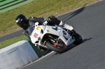 Mallory-park-Leicestershire;Mallory-park-photographs;Motorcycle-action-photographs;event-digital-images;eventdigitalimages;mallory-park;no-limits-trackday;peter-wileman-photography;trackday;trackday-digital-images;trackday-photos