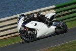 Mallory-park-Leicestershire;Mallory-park-photographs;Motorcycle-action-photographs;event-digital-images;eventdigitalimages;mallory-park;no-limits-trackday;peter-wileman-photography;trackday;trackday-digital-images;trackday-photos