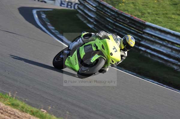 Mallory park Leicestershire;Mallory park photographs;Motorcycle action photographs;event digital images;eventdigitalimages;mallory park;no limits trackday;peter wileman photography;trackday;trackday digital images;trackday photos