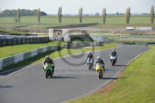 Mallory park Leicestershire;Mallory park photographs;Motorcycle action photographs;event digital images;eventdigitalimages;mallory park;no limits trackday;peter wileman photography;trackday;trackday digital images;trackday photos