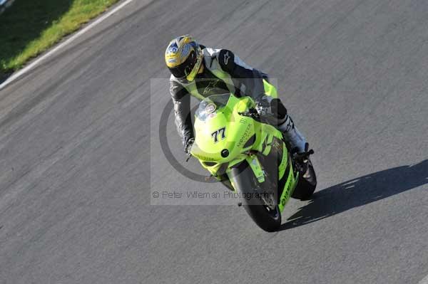Mallory park Leicestershire;Mallory park photographs;Motorcycle action photographs;event digital images;eventdigitalimages;mallory park;no limits trackday;peter wileman photography;trackday;trackday digital images;trackday photos