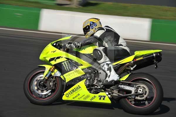 Mallory park Leicestershire;Mallory park photographs;Motorcycle action photographs;event digital images;eventdigitalimages;mallory park;no limits trackday;peter wileman photography;trackday;trackday digital images;trackday photos