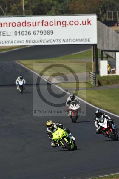 Mallory park Leicestershire;Mallory park photographs;Motorcycle action photographs;event digital images;eventdigitalimages;mallory park;no limits trackday;peter wileman photography;trackday;trackday digital images;trackday photos